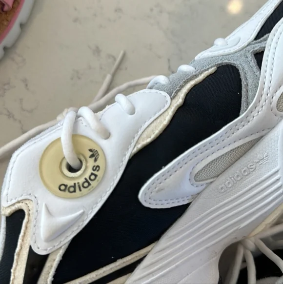 Adidas (WMNS) Astir 'White Black' - Picture 8 of 9